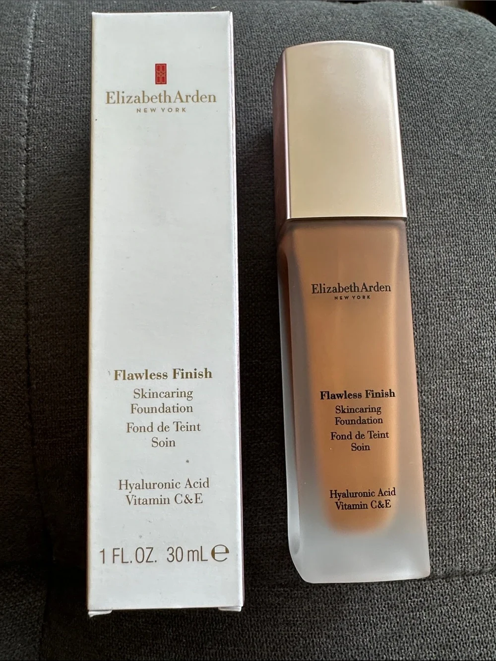 BNIB Elizabeth Arden Flawless Finish Skincare Foundation 600W